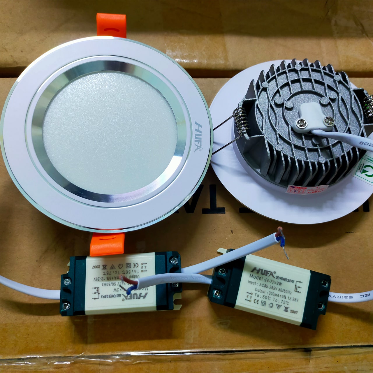 LED ÂM TRẦN VIỀN BẠC 3 CHẾ ĐỘ 7W LED ÂM TRẦN VIỀN BẠC 3 CHẾ ĐỘ 7W