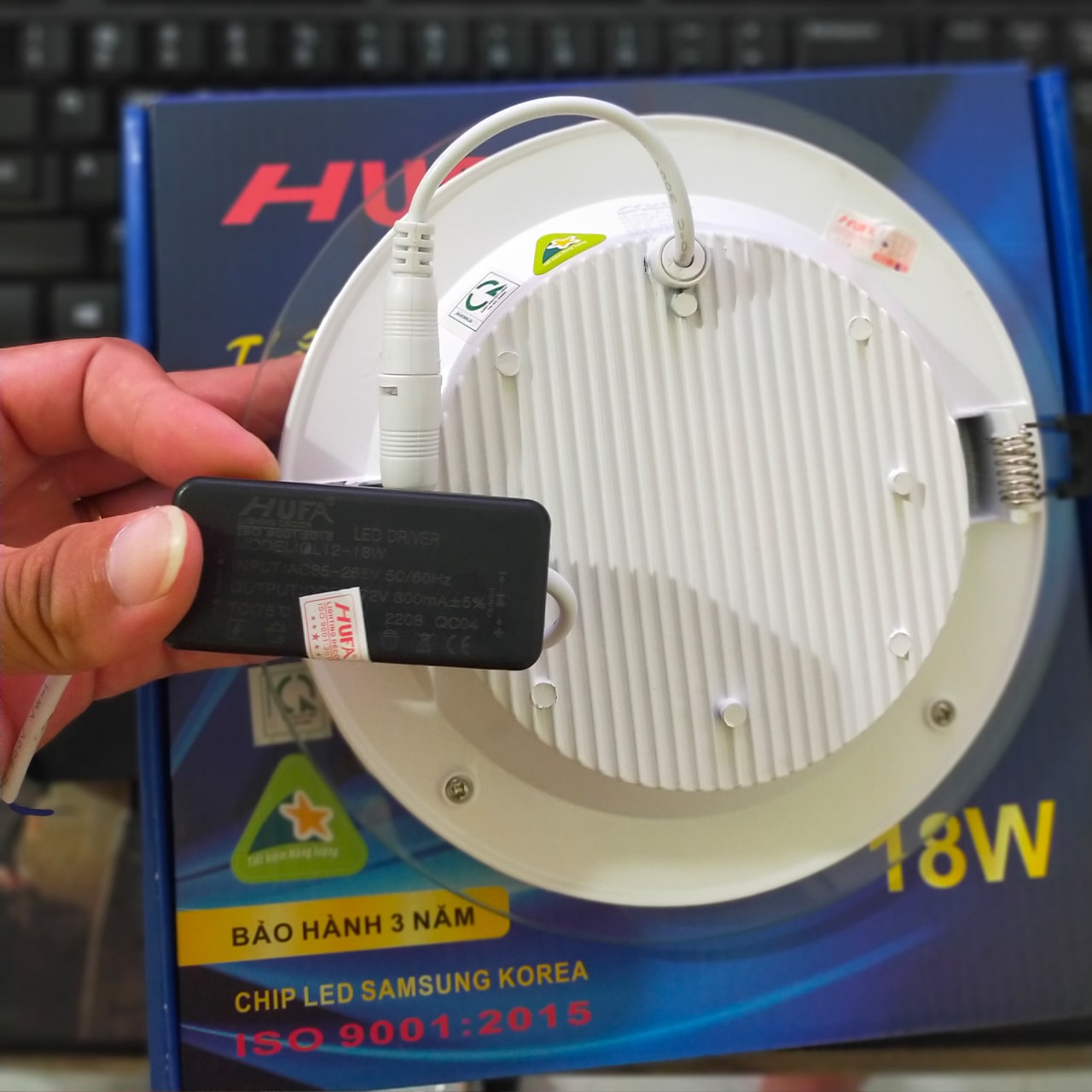LED ÂM TRẦN KÍNH 3 CHẾ ĐỘ 18W LED ÂM TRẦN KÍNH 3 CHẾ ĐỘ 18W
