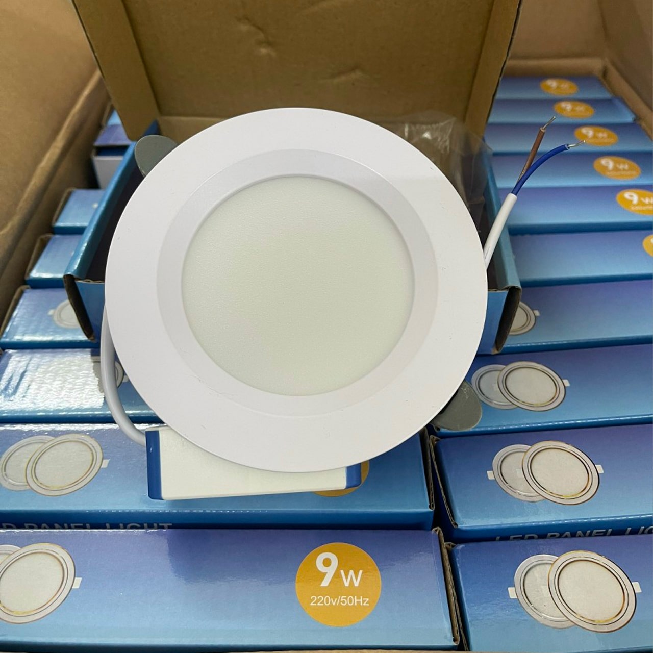 LED ÂM TRẦN 9W ĐẾ ĐÚC SÁNG 3 CHẾ ĐỘ