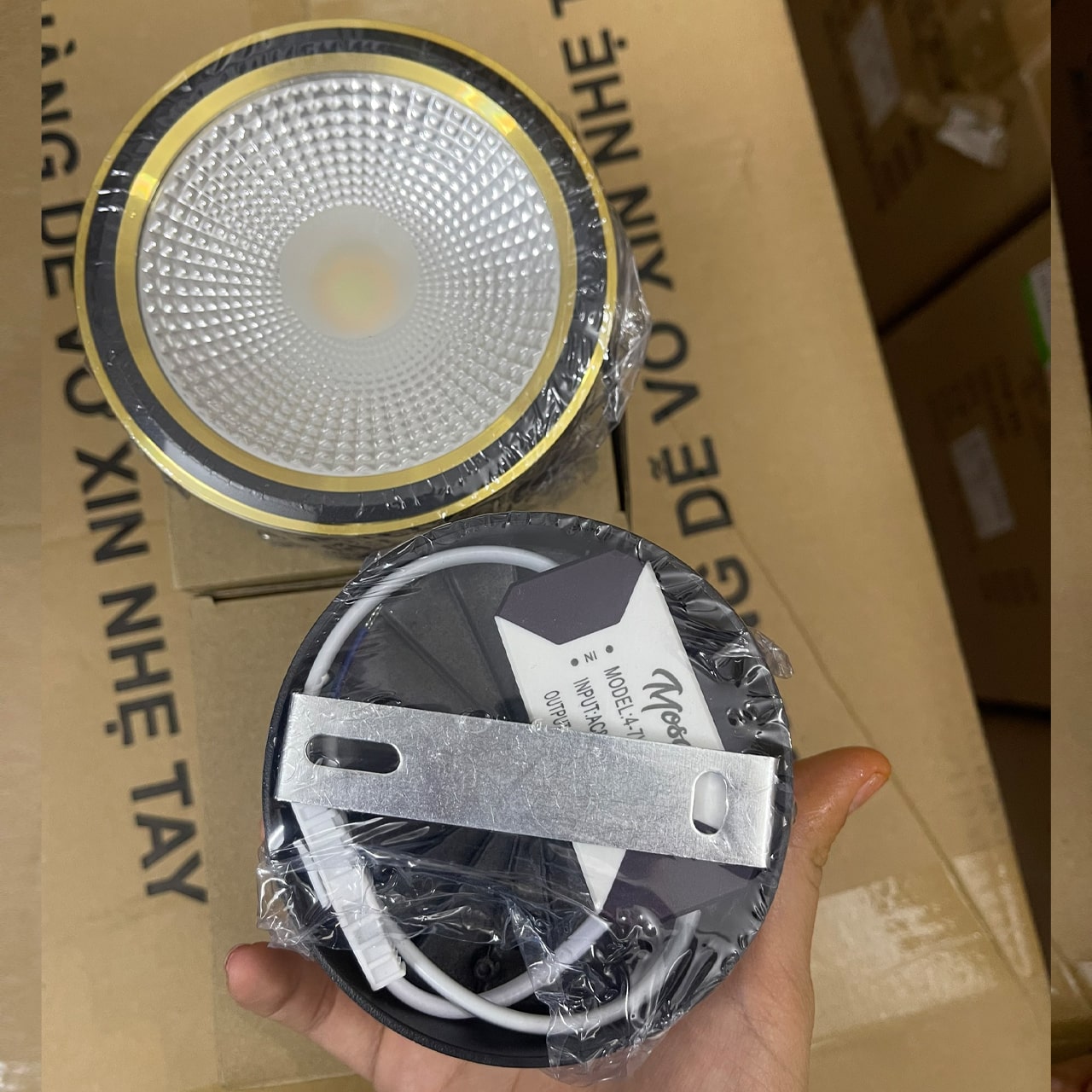 ĐÈN LON ỐP TRẦN 7W -12W VIỀN VÀNG
