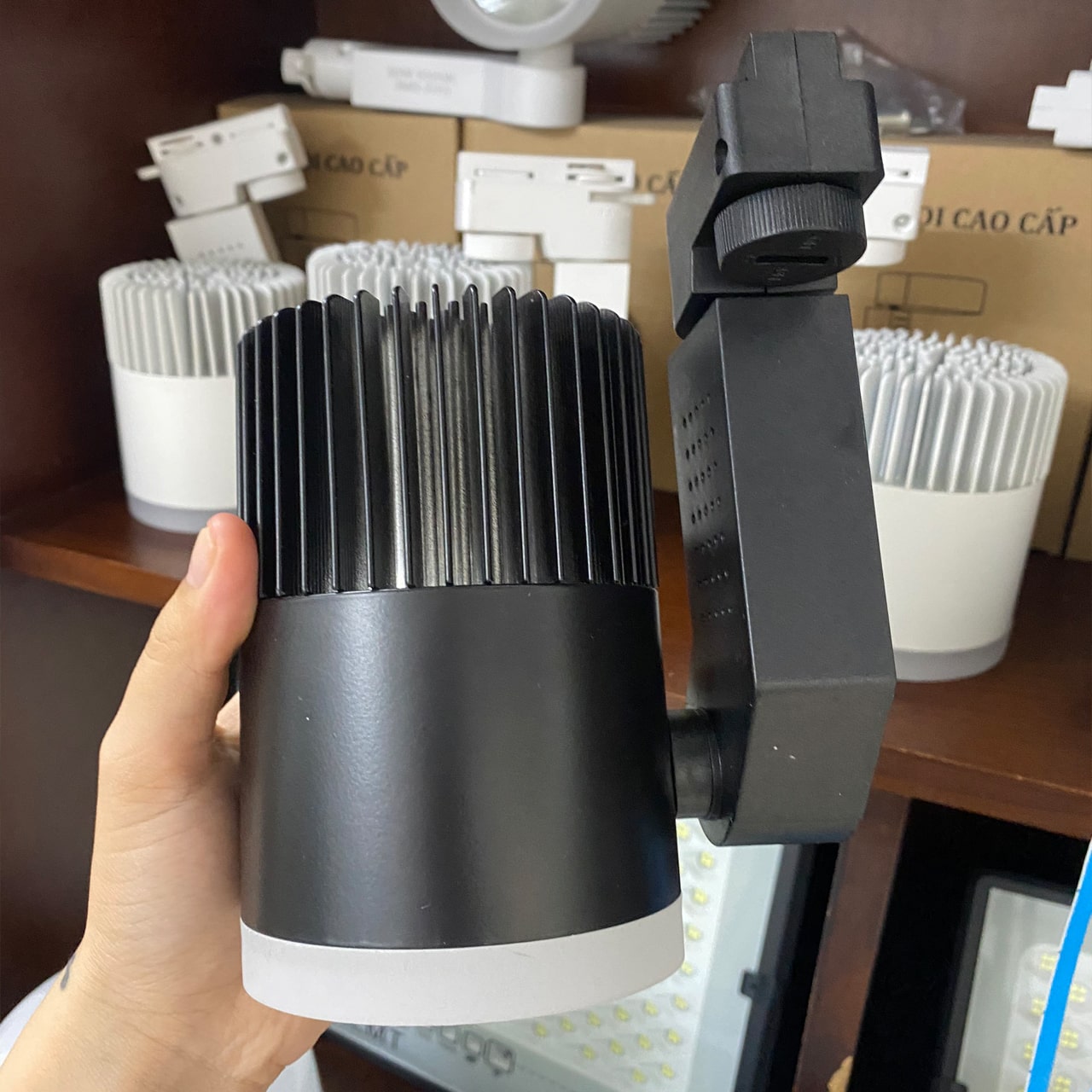 ĐÈN RỌI THANH RAY MINI 20w ĐÈN RỌI THANH RAY MINI 20w