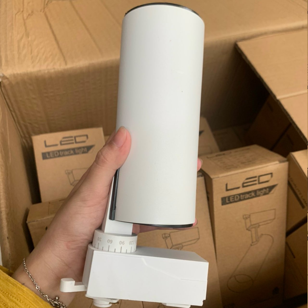 ĐÈN RỌI THANH RAY ỐNG BƠ 30W