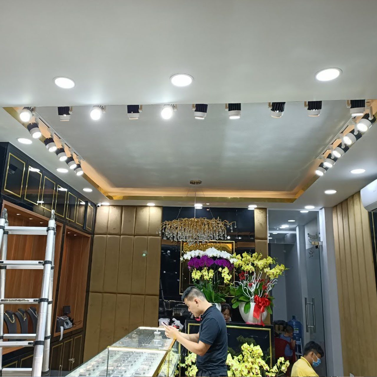 ĐÈN RỌI THANH RAY KHUỶU COB
