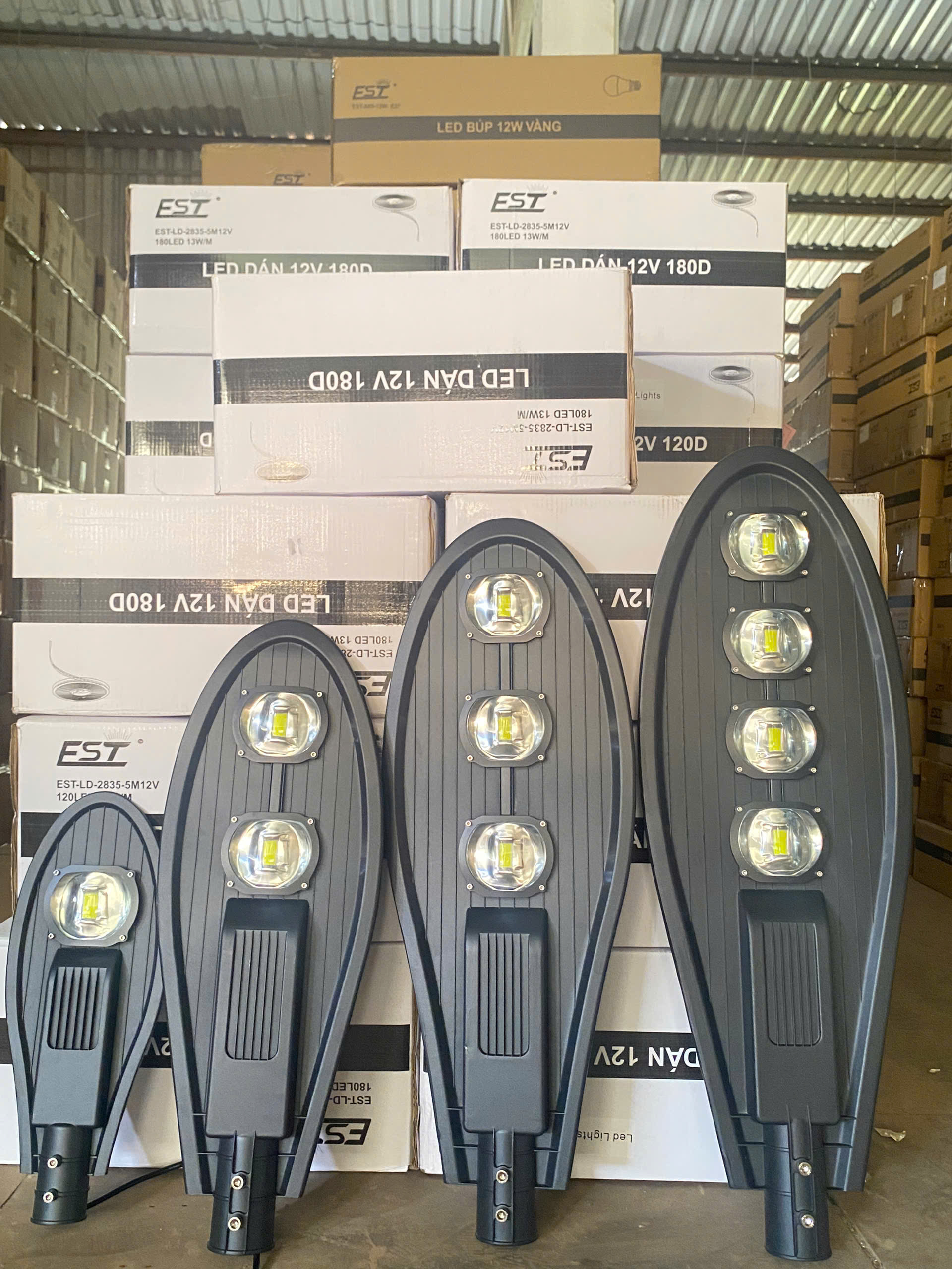 ĐÈN ĐƯỜNG LÁ 50W 100W 150W 200W ĐÈN ĐƯỜNG LÁ 50W 100W 150W 200W