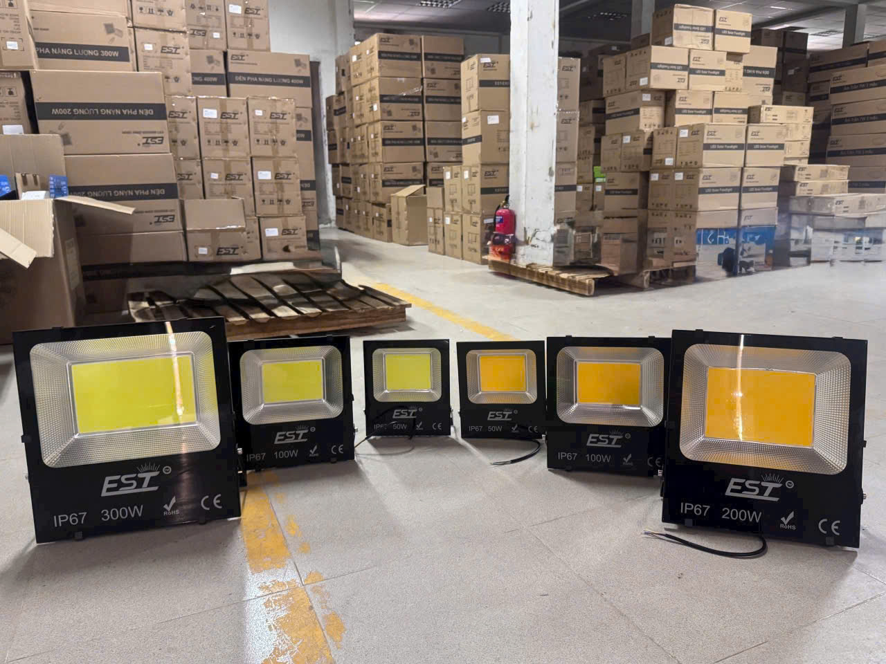 ĐÈN PHA ĐIỆN 50W 100W 200W 300W ĐÈN PHA ĐIỆN 50W 100W 200W 300W